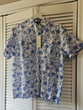 Shore Woman's White Button-Up Shirt with Blue Floral Embroidery